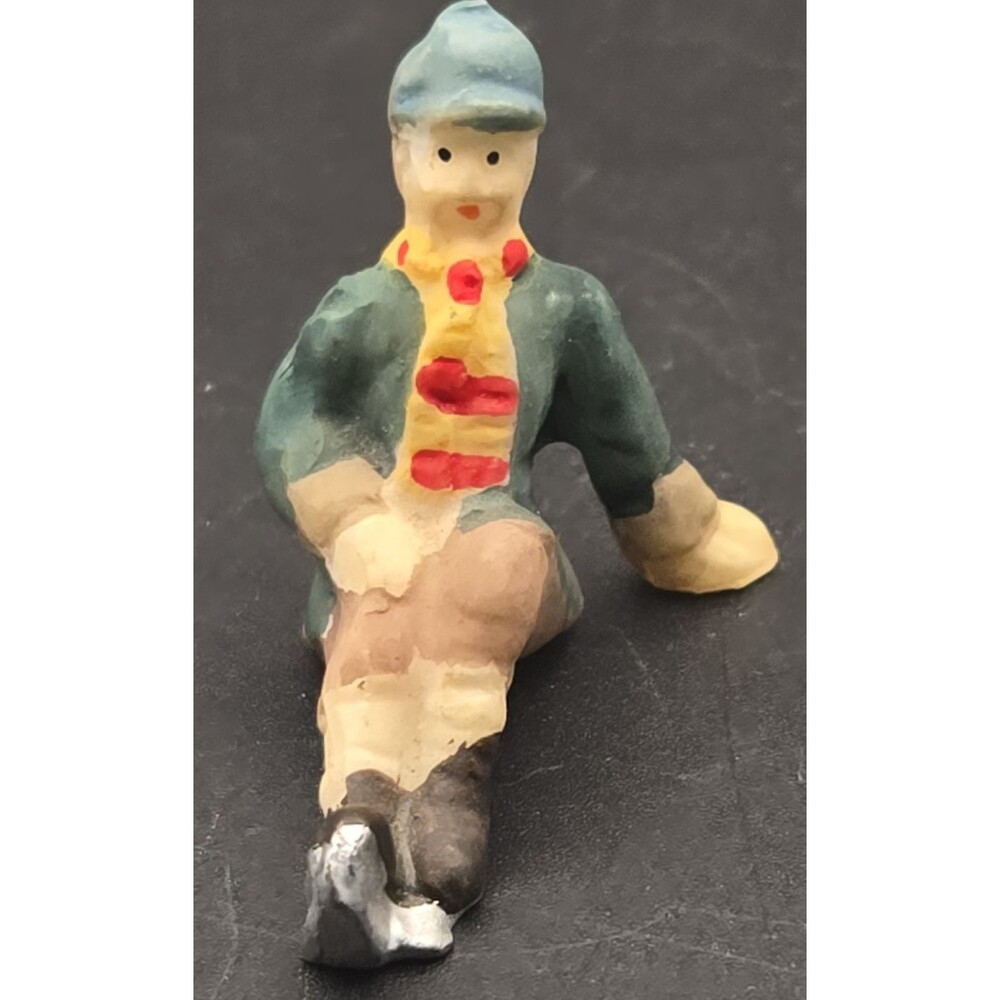 Grandeur Noel Victorian Village Boy Ice Skater Fell Down 1995 Xmas Figurine